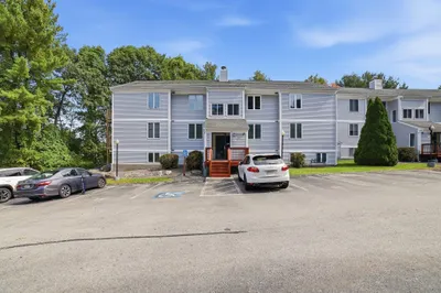 330 Sunderland Rd #18 1