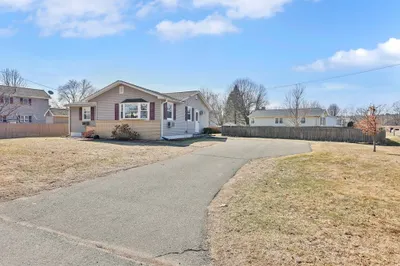 380 Old Field Rd 1