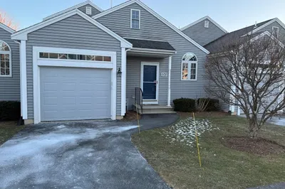 502 Village Ln #502