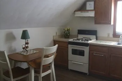 32-34 Moore Ave #2