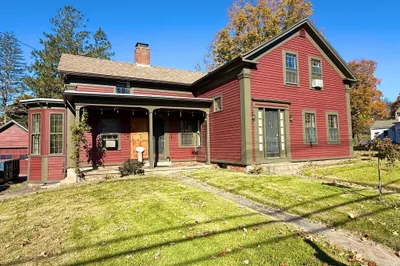 31 Central St 1