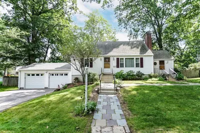 9 Diane Ave 1