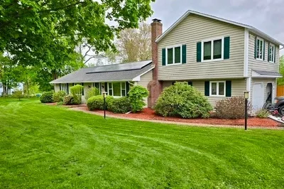 98 Town Farm Rd 1