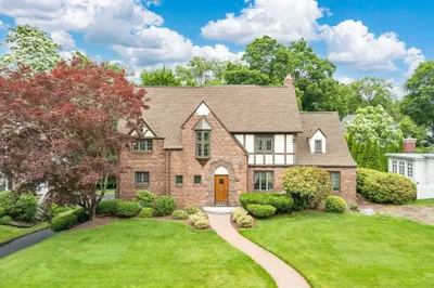 44 Meadowbrook Rd 1