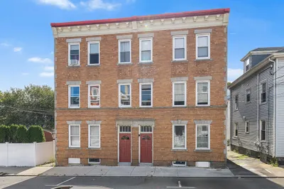 16 Leavitt St #2 1
