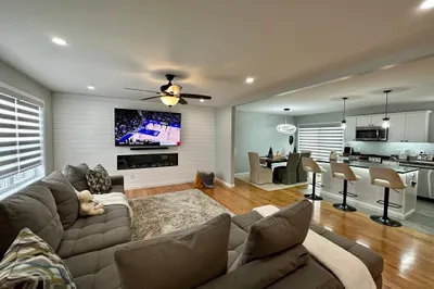 353 County St- Private Way