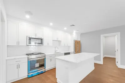 480 West Broadway #304