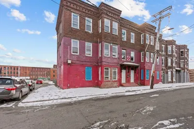 74-76 Newton St
