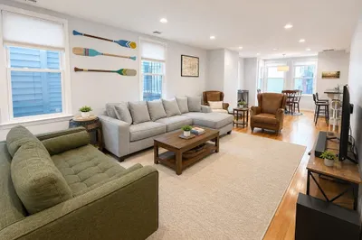 28 Monument St #2 1