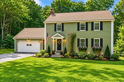 10 Garrison Heights Drive 1