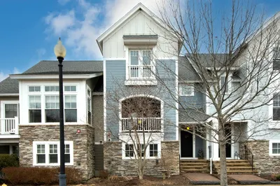 32 Parkview St