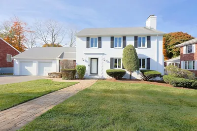 34 Rural Ave