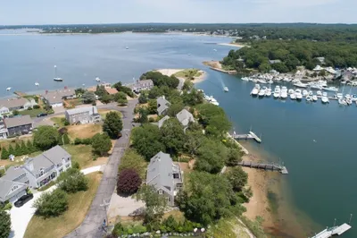 168 Waterside Drive 1
