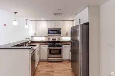 7 Cameron Ave #201