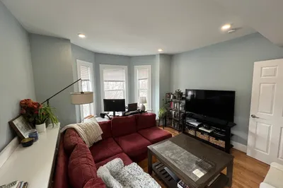 374 Oxford St #3