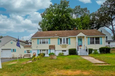 55 Bromont St