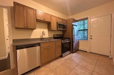 435 Walnut Ave #6 1