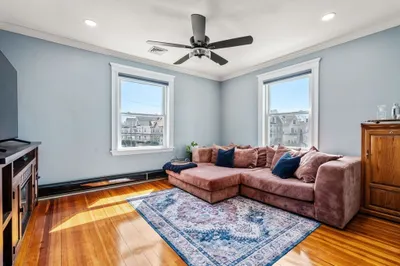 337 Newton Street #3 1