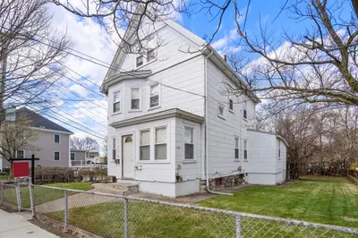 40 Calvary St