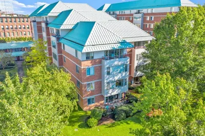 183 Oak Street #107C 1