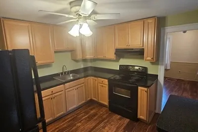 15 Lemon St #1