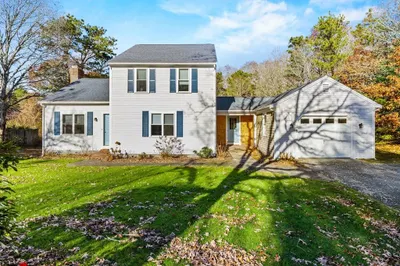 23 Bourne Hay Rd 1
