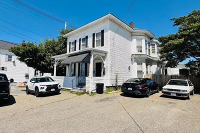 719 Main St 1