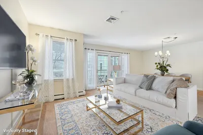 34 Meetinghouse Lane #208 1