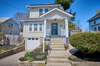 40 Laurie Ave