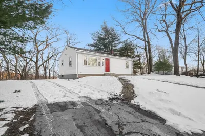 22 Outlook Drive