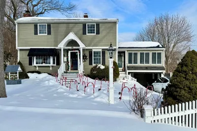 70 Holmes Ave