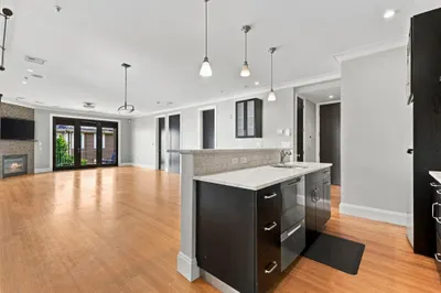 354 Dorchester St #4 1