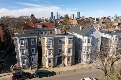 24-24r Clarence St 1