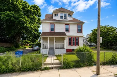 29 East Cottage St 1