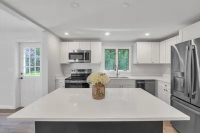 1008 Lincolnshire Dr 1