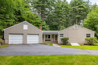 110 Middle Rd 1