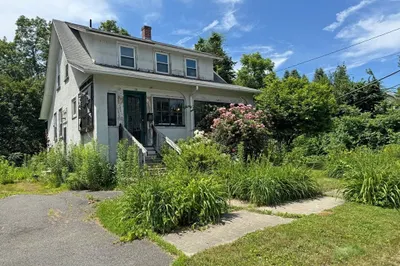 12 Western Ave 1