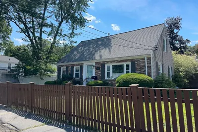 85 Westmoor Rd