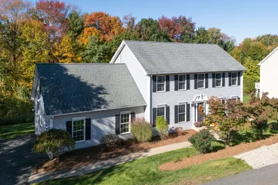 31 Canterbury Cir 1