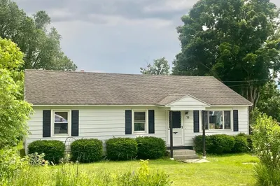 70 Maple St