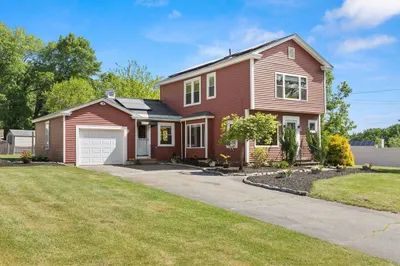 3 Scotland Heights Rd