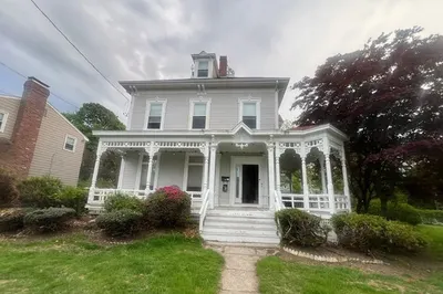 50 Maple St #1