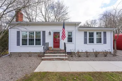 351 Mount Hope St 1
