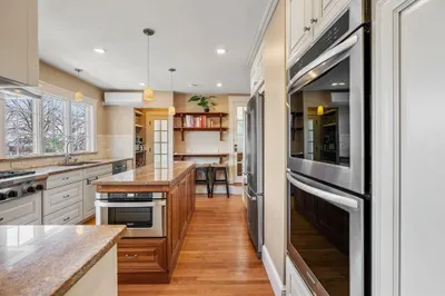 101 Cushing Ave #2