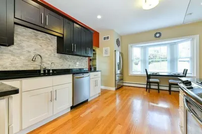 92 S Central Ave 1