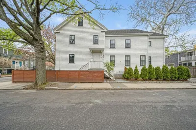 73-75 Prince St #75 1