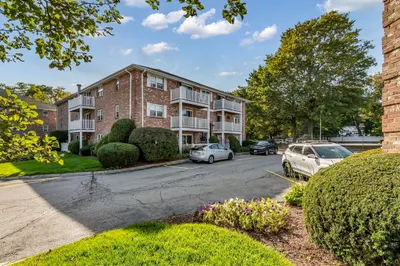 5 Karen Cir #16 1
