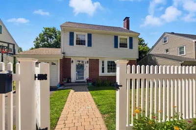 76 Redlands Rd 1