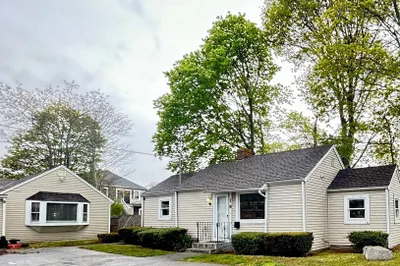 22 Oak Neck Rd 1