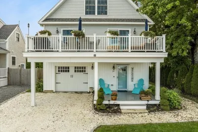 30 Carman Ave 1